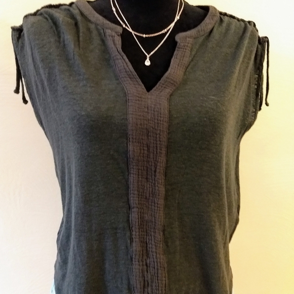 SLEEVELESS BLOUSES & CAMIS & TANK - Picture 4 of 10
